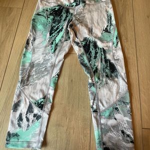 Zella Athletic Leggings 3/4 length size small